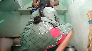desi aunty strive a sex in bathroom